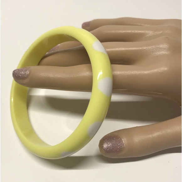 Retro Vintage Inspired Yellow White Polka Dot Fakelite Bangle Bracelet Funky Fun - Picture 3 of 4